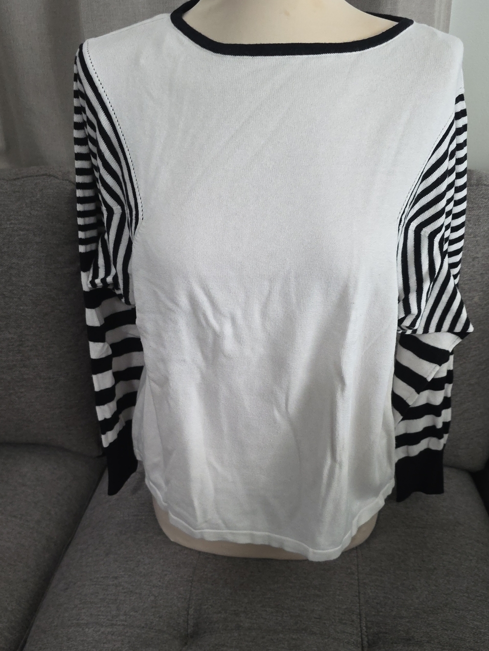 Vince Camuto White Body Black & White Striped Long Sleeve Top